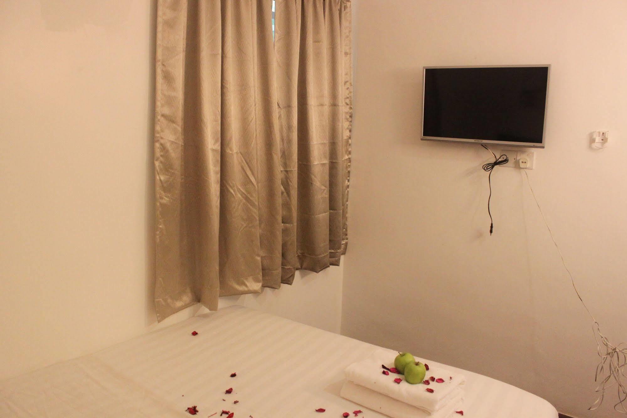 Apple 1 Hotel Superior Bayan Lepas Exterior foto