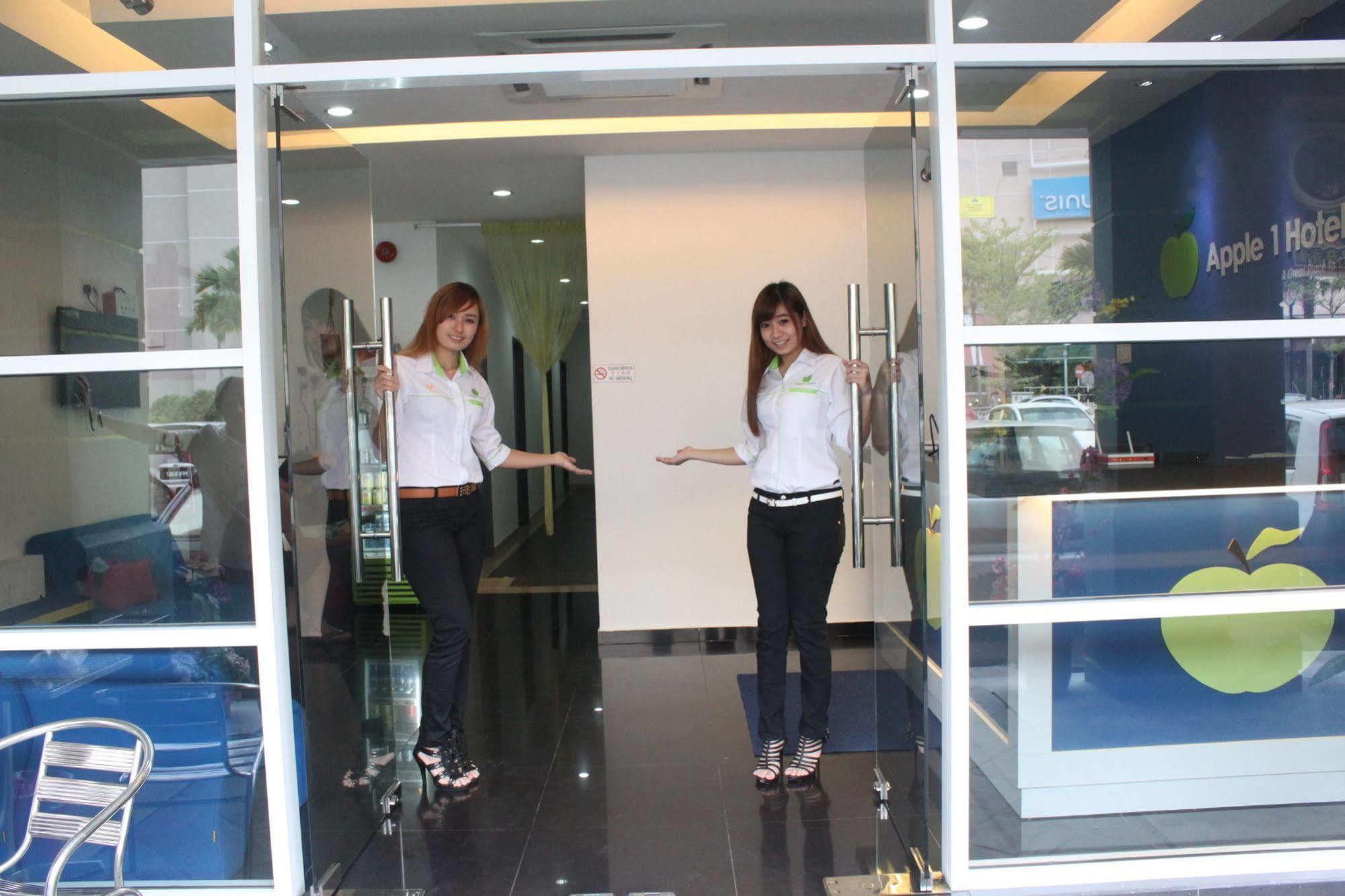 Apple 1 Hotel Superior Bayan Lepas Exterior foto