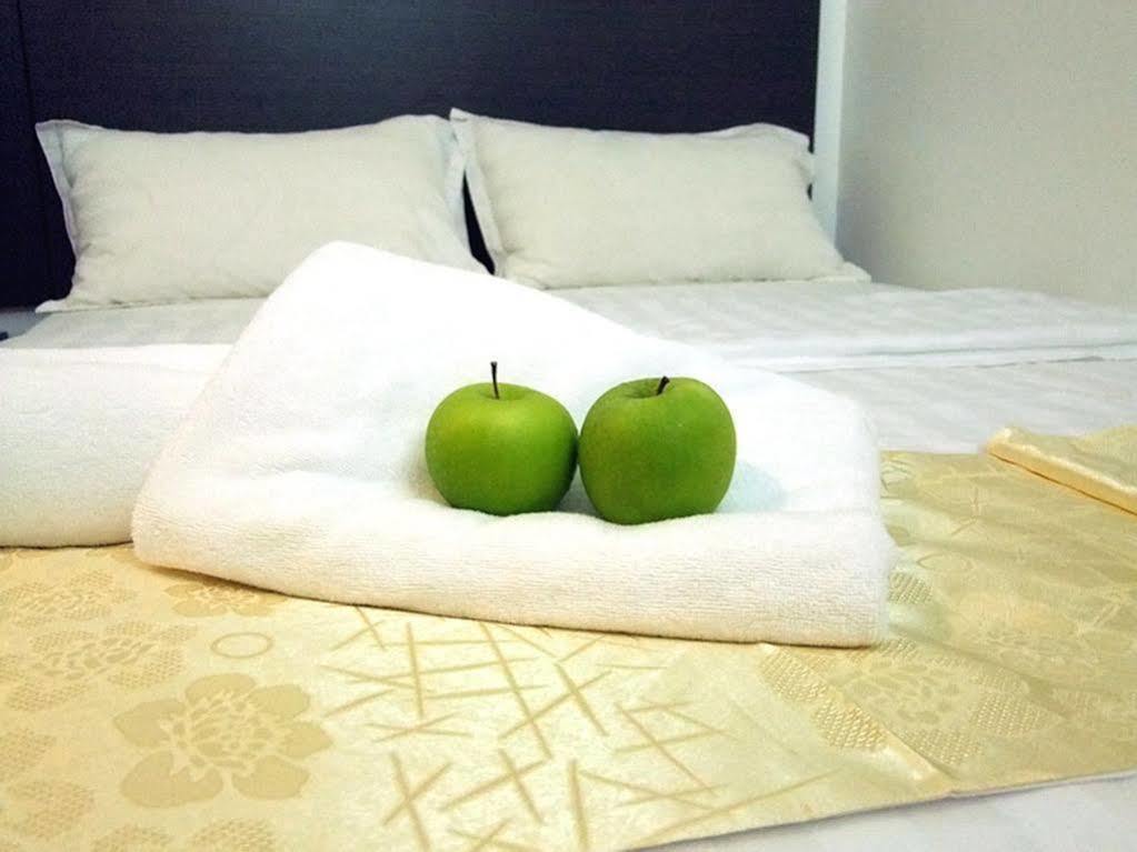 Apple 1 Hotel Superior Bayan Lepas Exterior foto